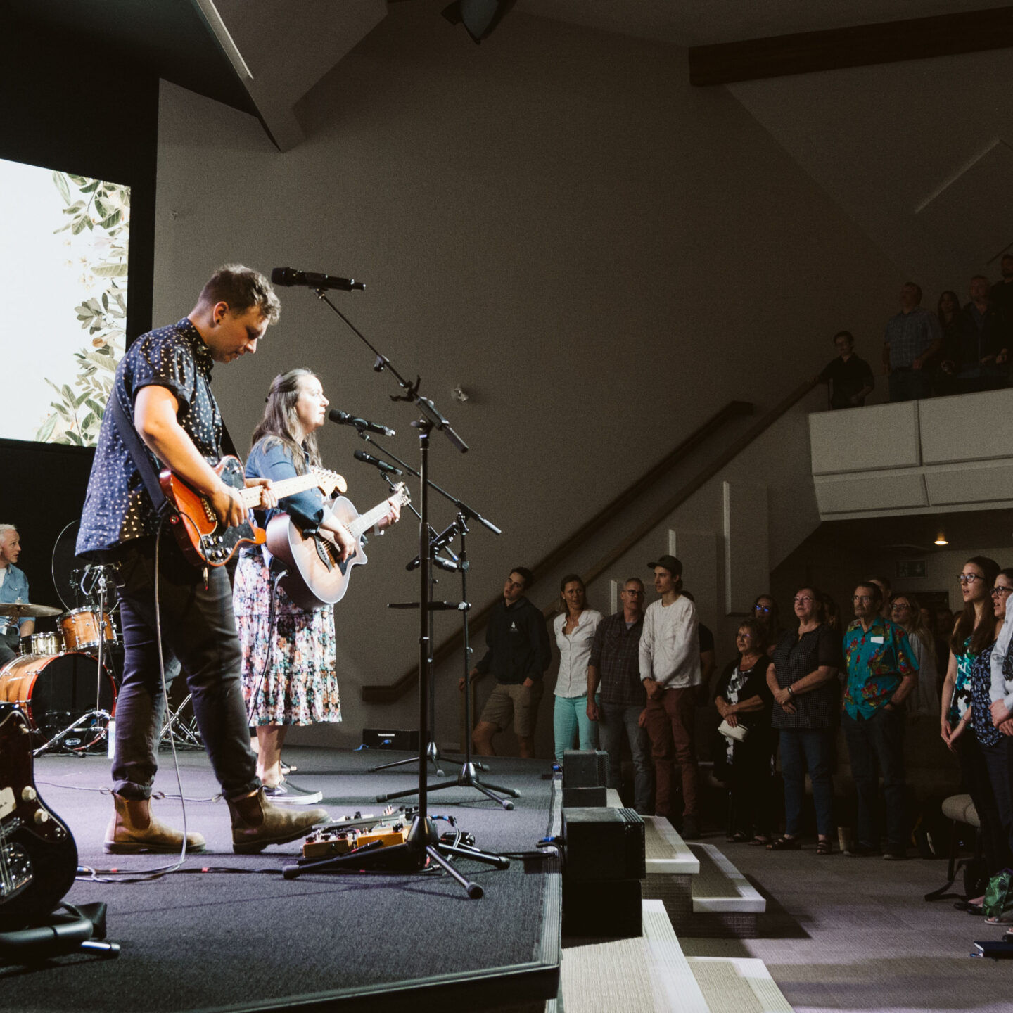 Worship-Team-Congregation